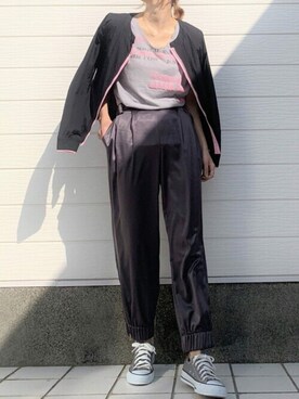 「サテンパンツ」｜「アイテム（ブルゾン）」を使った、Q♥Officialさん（レディース・155cm）の春コーディネート