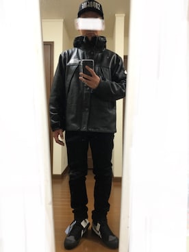 「off white」｜「アイテム（マウンテンパーカー）」を使った、KZTFR@m.jpさん（メンズ・173cm）の秋コーディネート
