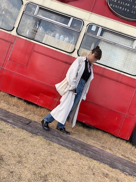 「CORNERS（コーナーズ）のオーバーサイズトレンチコート（トレンチコート、ホワイト系）」を使った、Annaさん（レディース・156cm）の春コーディネート
