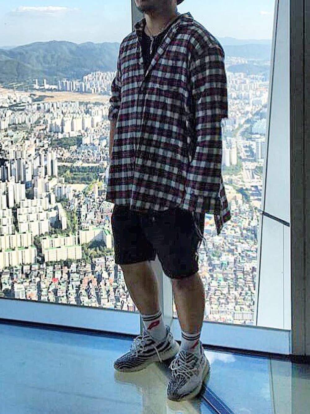 「yeezy、yeezyboost、mastermind JAPAN、uniform experiment、goros」｜「mastermind JAPANのアイテム（シャツ/ブラウス、その他）」を使った、fragmentさん（メンズ・178cm）の秋コーディネートの1枚目の写真
