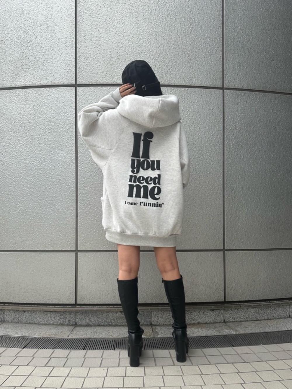 「パーカー、裏起毛、オーバーサイズ、ミドルブーツ、パーカーワンピース、スパイラルガール、ミニワンピース、157㎝、きゃっぷ、ワンピ―ス」｜「NEW ERAの【NEWERA】BTTFアイコンロゴ9TWENTYキャップ（キャップ、ブラック系）」を使った、SHIHOさん（レディース・157cm）の冬コーディネートの1枚目の写真
