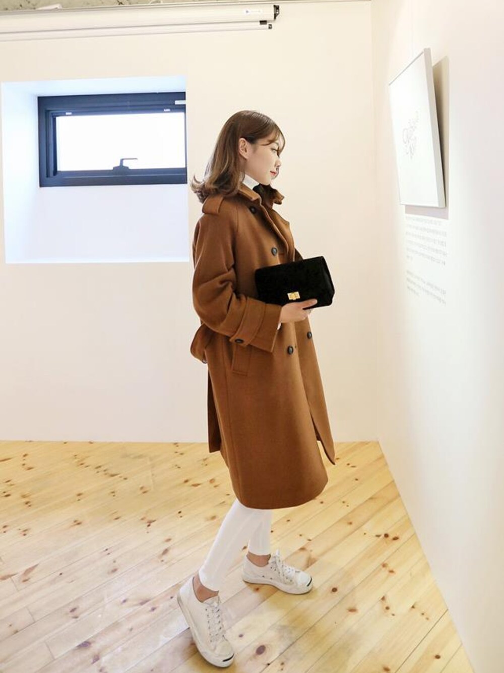 その他のその他パンツを着用したレディースの冬コーディネートの1枚目の写真