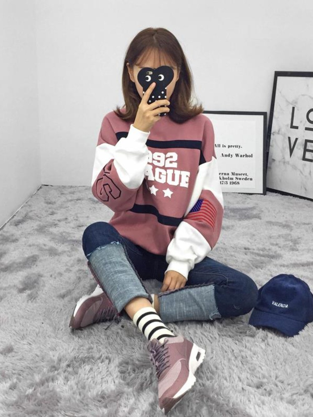 その他のスウェットを着用したレディースの冬コーディネートの1枚目の写真