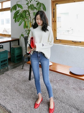 「アイテム（クラッチバッグ）」を使った、DAILYABOUTさん（レディース・164cm）の春コーディネート