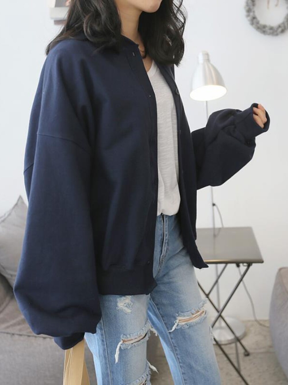その他のカーディガン/ボレロを着用したレディースの春コーディネートの1枚目の写真