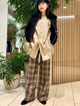 「トゥモローランド」｜「アイテム（ムートンコート）」を使った、TOMORROWLAND MENSさん（レディース・162cm）の秋コーディネート
