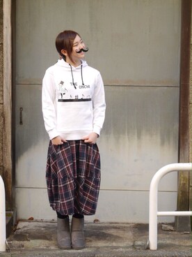 「NIRAME.CO（ニラメッコ）のアイテム（パーカー）」を使った、まっちいさん（レディース・159cm）の冬コーディネート
