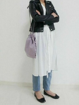 「ラベンダー」｜「アイテム（ライダースジャケット）」を使った、momo🐰さん（レディース・151cm）の春コーディネート