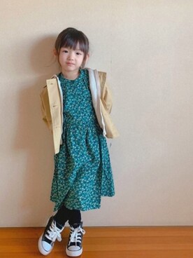 トレンチコートを使った ワンピース スニーカー のキッズコーディネート一覧 Wear