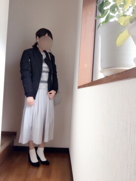 「LOWRYS FARM（ローリーズファーム）のオオブリウッドイヤリング　745552 （イヤリング、グリーン系）」を使った、anさん（レディース・161cm）の春コーディネート