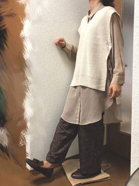 「GU（ジーユー）のアイテム（ベスト、ベージュ系）」を使った、shino🦋さん（レディース・160cm）の秋コーディネート