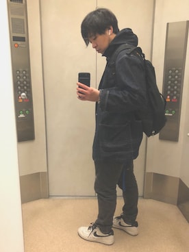 「スニーカー男子」｜「アイテム（その他）」を使った、shinji iwataさん（メンズ・173cm）の秋コーディネート
