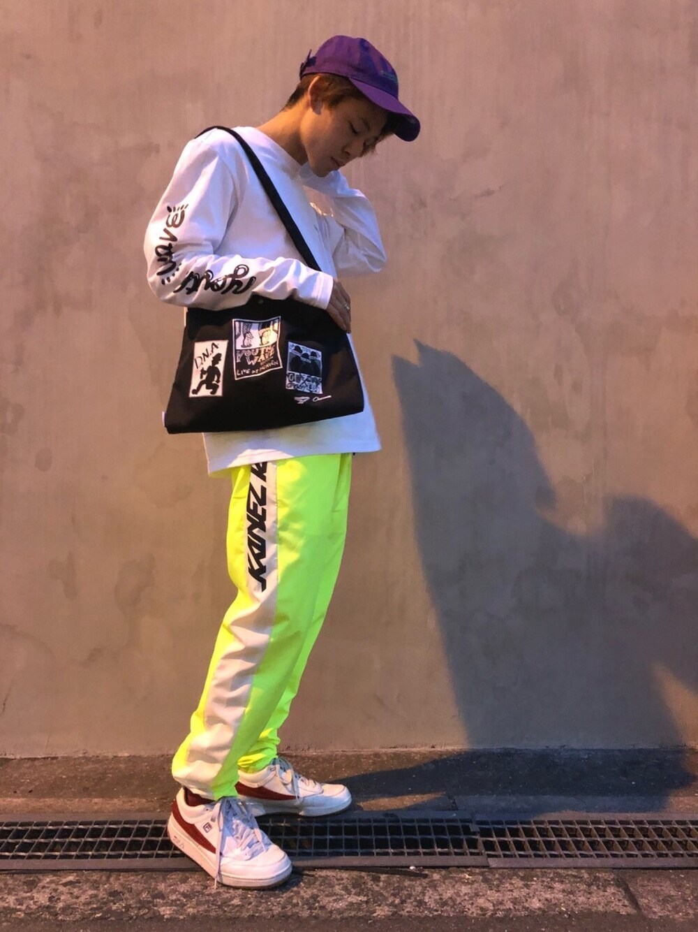 RIKIKYAさんの「KaneZ/ケインズ/NEON TRACK PANTS（KaneZ）」を使ったコーディネート