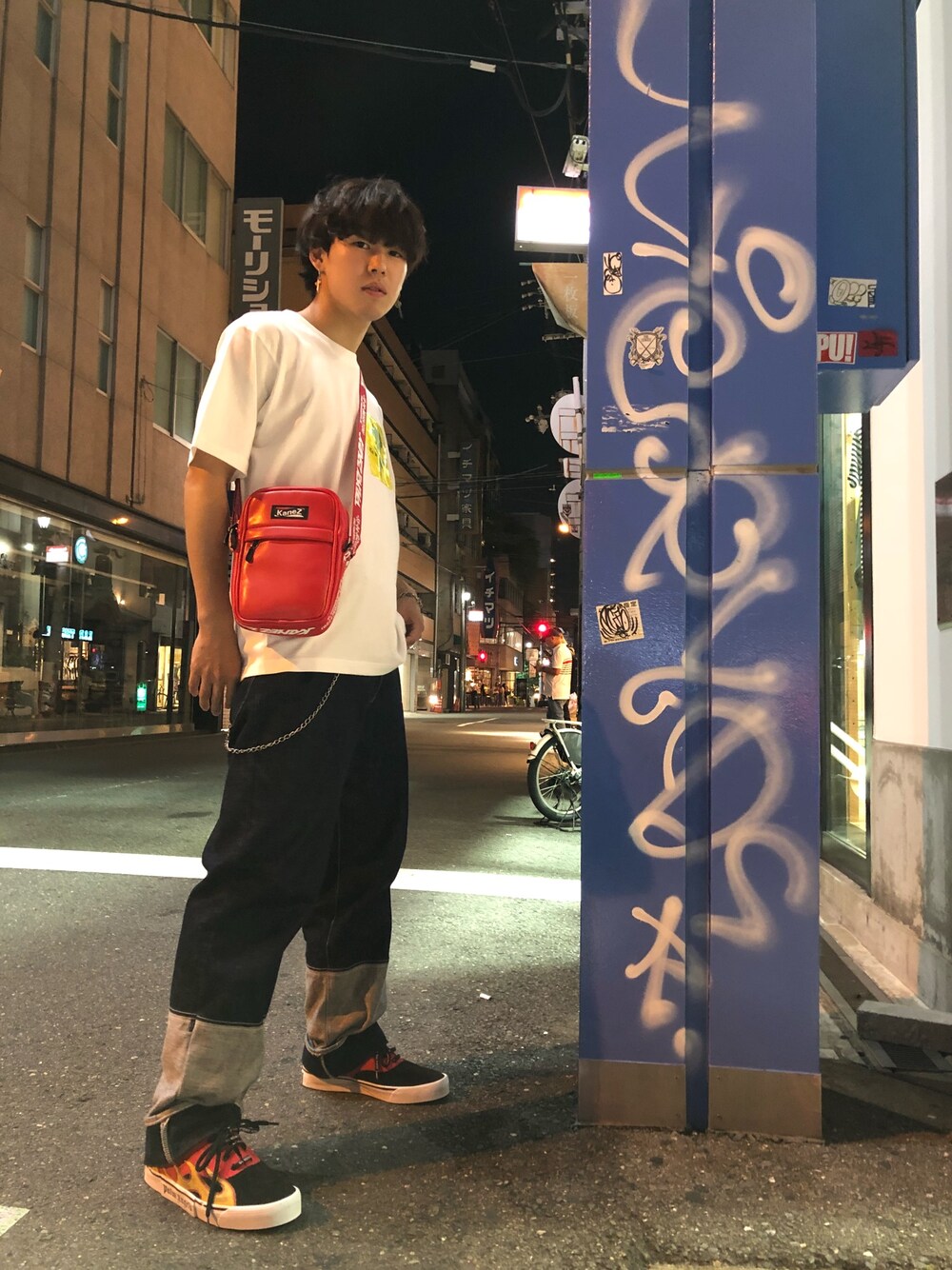 「カジュアル、ストリート、LHP、スナップ、ootd、夏コーデ、LHP大阪、KaneZ、PALM ANGELS、kudos」｜「KaneZのKaneZ/ケインズ/Sakosshu Bag（ショルダーバッグ、レッド系）」を使った、RIKIKYAさん（メンズ・168cm）の夏コーディネートの1枚目の写真