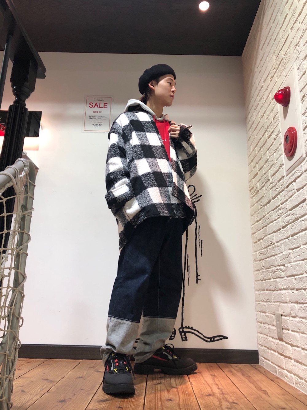 「アウター、ビッグシルエット、LHP、冬コーデ、LHP大阪、WHITELAND BLACKBURN」｜「WHITELANDのWHITELAND/ホワイトランド/PADDED CHECK SHIRTS（その他アウター、ホワイト系）」を使った、RIKIKYAさん（メンズ・168cm）の冬コーディネートの1枚目の写真
