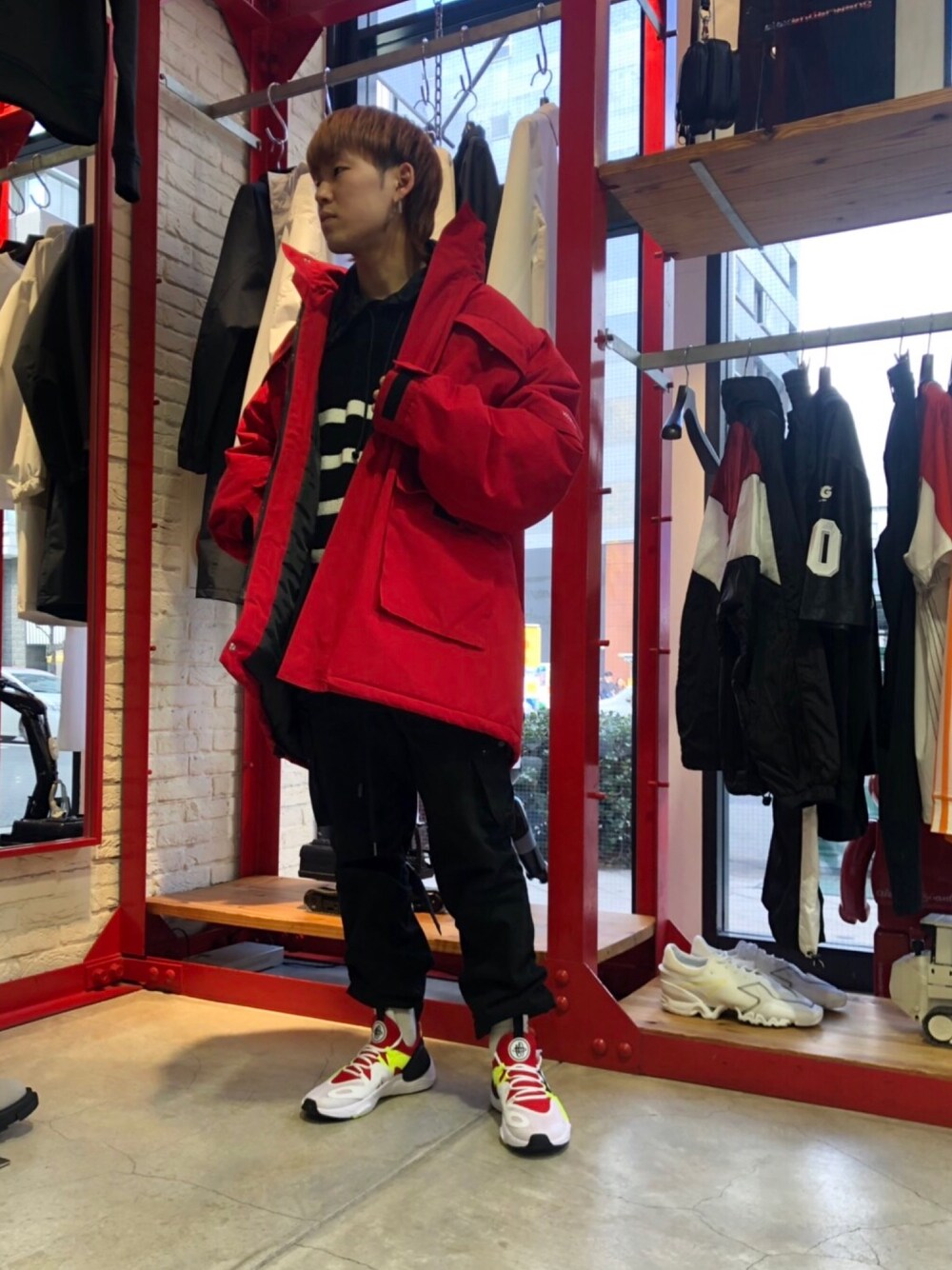 「ミリタリー、LHP、オーバーサイズ、冬、ビックシルエット、ootd、LHP大阪、WHITELAND BLACKBURN、秋冬コーデ」｜「WHITELANDのWHITELAND/ホワイトランド/BIG M-65（ミリタリージャケット、レッド系）」を使った、RIKIKYAさん（メンズ・168cm）の冬コーディネートの1枚目の写真