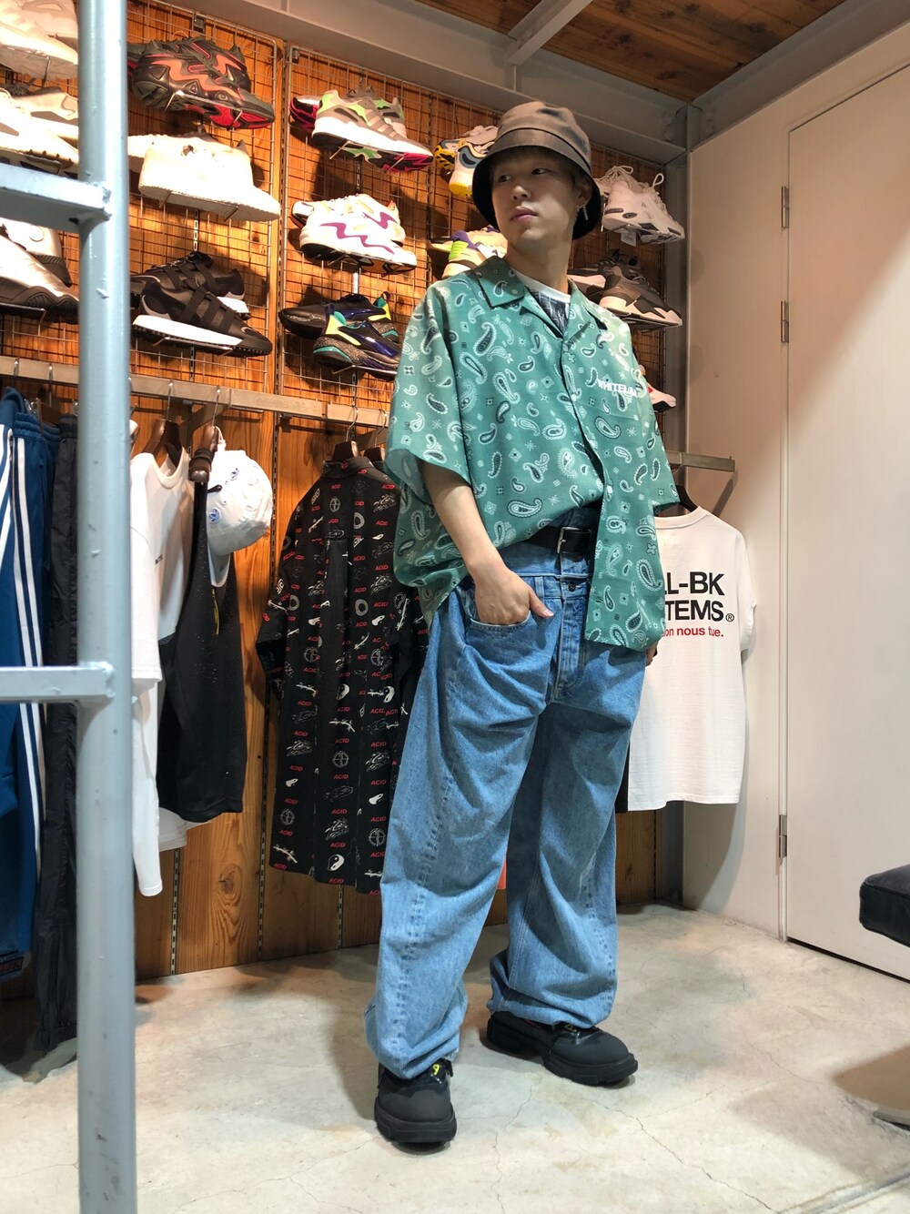 「夏、LHP、オーバーサイズ、ペイズリー、低身長、LHP大阪、開襟シャツ、おしゃれさんと繋がりたい」｜「WHITELANDのWHITELAND/ホワイトランド/ペイズリー ショートスリーブシャツ（シャツ/ブラウス、グリーン系）」を使った、RIKIKYAさん（メンズ・168cm）の夏コーディネートの1枚目の写真