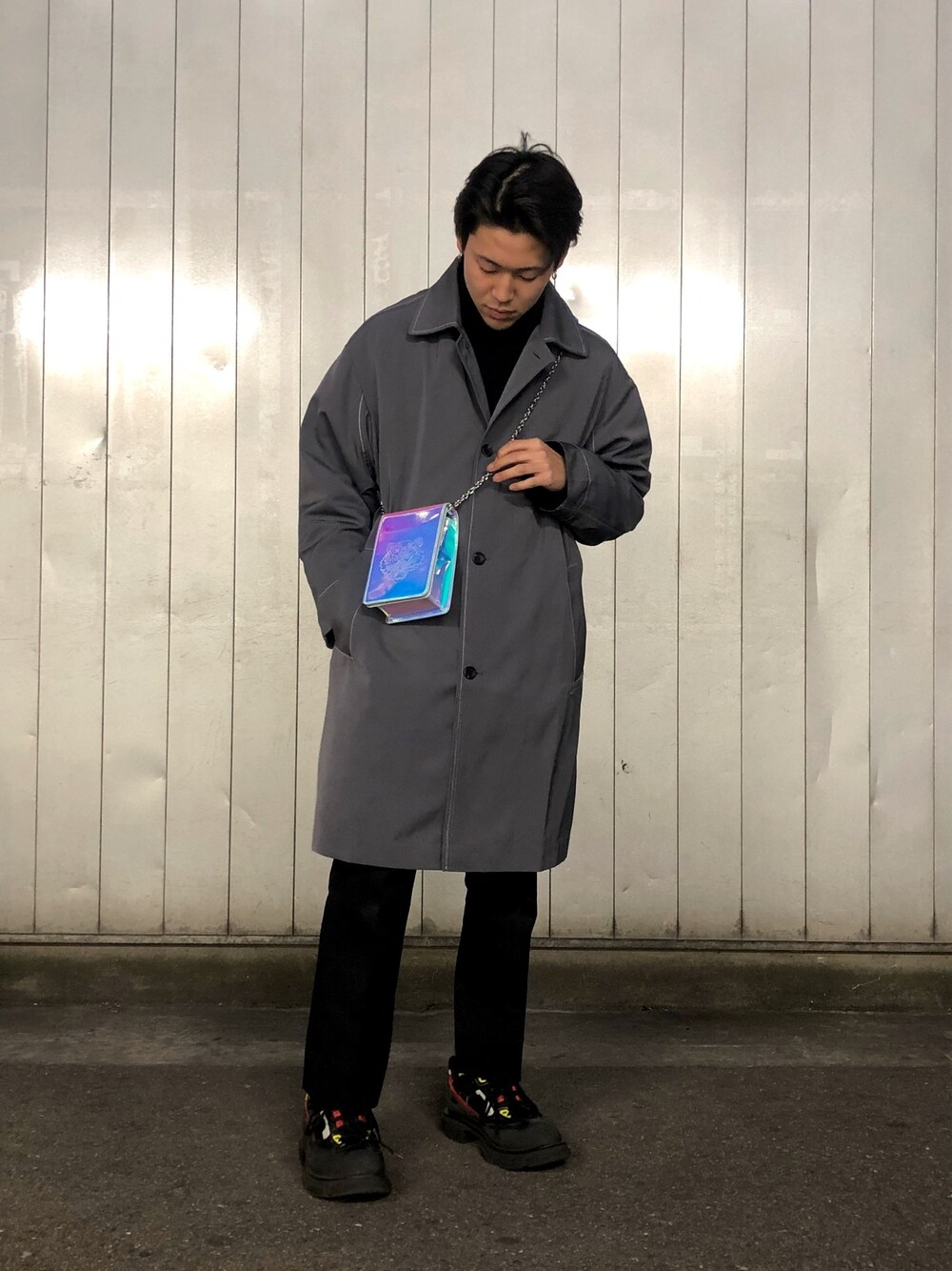 「コート、シンプル、KENZO、スラックス、LHP、大人カジュアル、春コーデ、LHP大阪、LHPOSAKA」｜「WHITELANDのWHITELAND/ホワイトランド/Stitch Cort/ステッチコート（ステンカラーコート、グレー系）」を使った、RIKIKYAさん（メンズ・168cm）の冬コーディネートの1枚目の写真