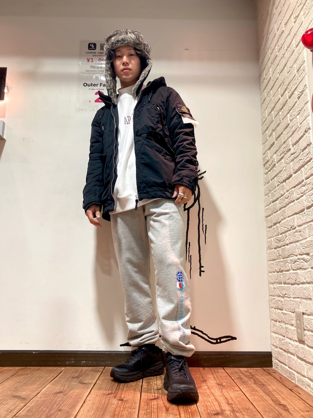 「ミリタリー、ストリート、LHP、冬コーデ、オーバーサイズ、ビックシルエット、ootd、stoneisland、LHP大阪、オトナカジュアル」｜「RASSVET / PACCBETのアイテム（パンツ、グレー系）」を使った、RIKIKYAさん（メンズ・168cm）の秋コーディネートの1枚目の写真