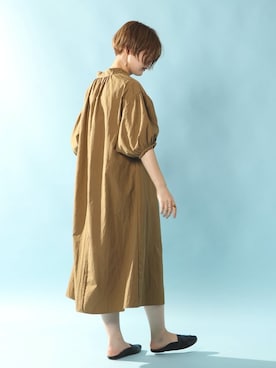 「スリッパ」｜「アイテム（ワンピース/ドレス）」を使った、おかださん（レディース・164cm）の夏コーディネート