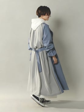 「水色」｜「アイテム（トレンチコート）」を使った、おかださん（レディース・164cm）の冬コーディネート