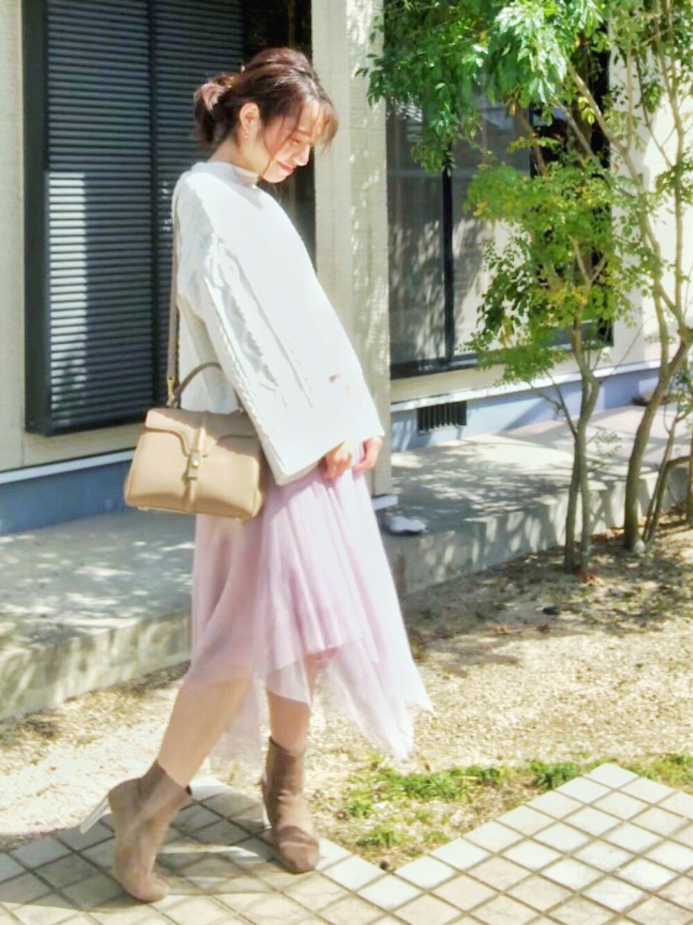 「はるコーデ、シンプル、ガーリー、小物は大人め、Instagram ayaka_noda」｜「GRLのアイテム（スカート、ピンク系）」を使った、ayakaさん（レディース・160cm）の春コーディネートの1枚目の写真