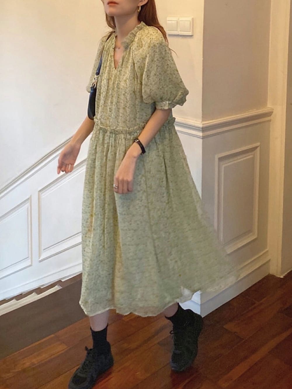 グリーン系のワンピース、その他のその他を着用したレディースの夏コーディネートの1枚目の写真