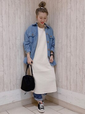 「LOWRYS FARM（ローリーズファーム）のCONEハイライズワイドデニム　800874（デニムパンツ）」を使った、サトムラさん（レディース・163cm）の冬コーディネート