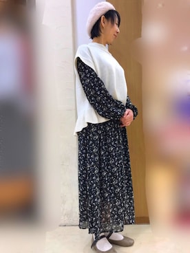 「小花柄ワンピース」｜「アイテム（バレエシューズ）」を使った、Yukari さん（レディース・160cm）の冬コーディネート