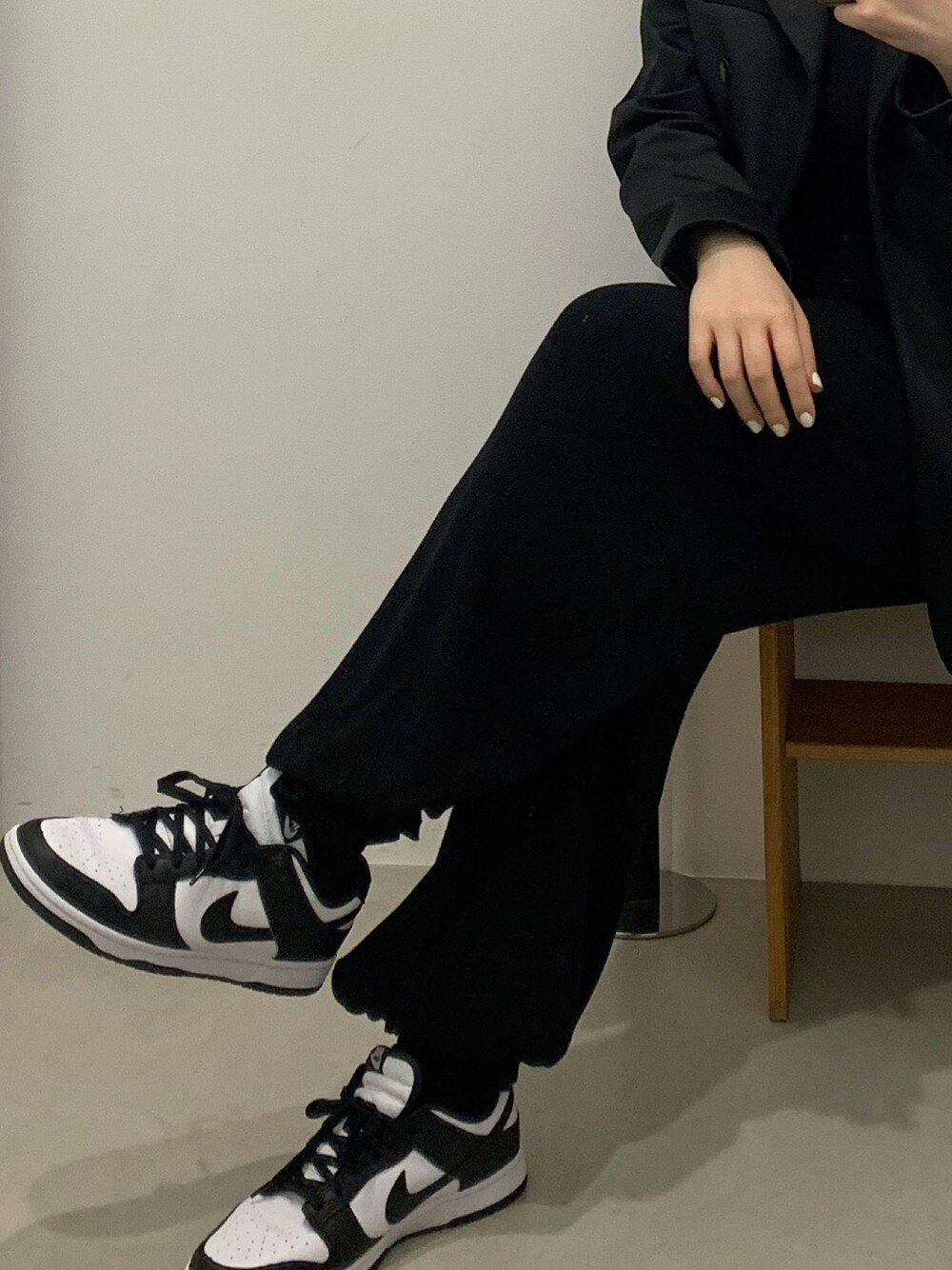 「dunklow、dunk」｜「NIKEのアイテム（スニーカー、ブラック系）」を使った、Nhvxxcさん（レディース・172cm）の春コーディネートの1枚目の写真