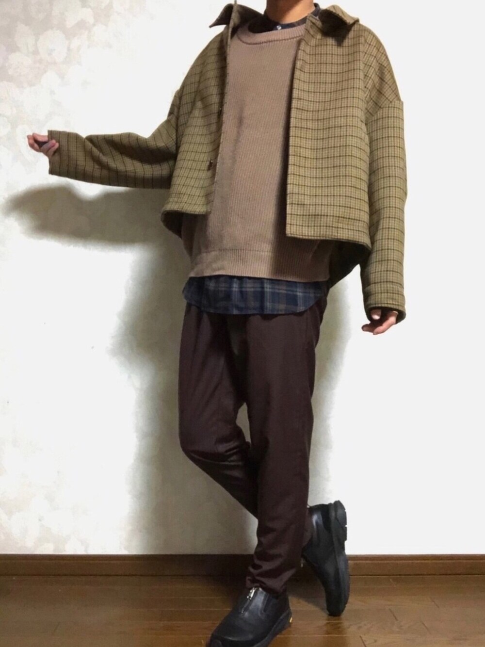 「休日スタイル、大人カジュアル、オーバーサイズ、秋冬コーデ、チェック、ブラウン×ベージュ、LIDnM、お洒落さんとつながりたい、いいね、save、フォローお願いします🤑」｜「LIDNMのLIDNM/リドム/バンドカラーチェックシャツ（シャツ/ブラウス、ブルー系）」を使った、Naokiさん（メンズ・177cm）の秋コーディネートの1枚目の写真