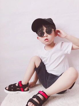 「5（ファイブ）のアイテム（サンダル）」を使った、小书子4さん（キッズ・110cm）の春コーディネート