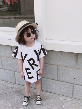 「5（ファイブ）のアイテム（ワンピース/ドレス）」を使った、小书子4さん（キッズ・100cm）の春コーディネート