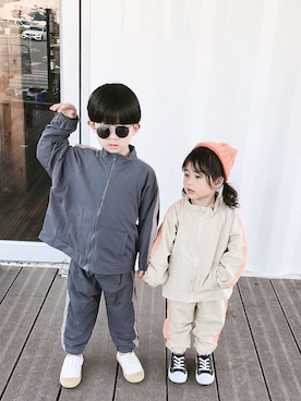 「5（ファイブ）のアイテム（トップス）」を使った、小书子4さん（キッズ・100cm）の春コーディネート