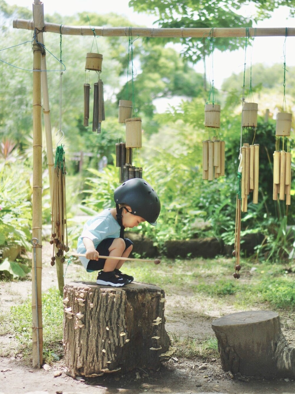 「むすこーで、おとこのこ、男の子、ヘルメット、エアリフト、スニーカー、2歳、2歳3ヶ月、公園」｜「lil'booのアイテム（Tシャツ/カットソー、ブルー系）」を使った、▷chibi◁さん（キッズ・80cm）の夏コーディネートの1枚目の写真