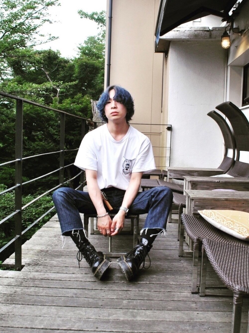 「おしゃれさんと繋がりたい、きれいめカジュアル、シンプル、夏だ！Tシャツ着よう！、大人カジュアル、大人コーデ、カジュアル、古着コーデ、shiyoh、u170」｜「TOGA VIRILISのアイテム（Tシャツ/カットソー、ホワイト系）」を使った、RYOTAさん（メンズ・170cm）の夏コーディネートの1枚目の写真