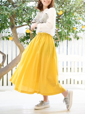 「グリッター」｜「アイテム（スニーカー）」を使った、MODE KAORIさん（レディース・163cm）の冬コーディネート