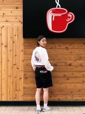 「やっぱりストリートが好き」｜「アイテム（スリッポン）」を使った、ﾄｳﾌﾞﾁ ﾄﾜさん（レディース・152cm）の春コーディネート