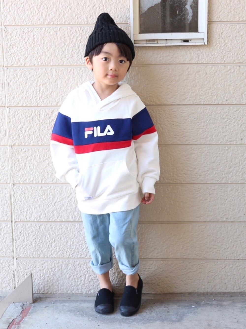 「スポーツMIX'18秋、集まれ！北関東キッズ★、スポーツミックス、FILA、パーカー、おとこのこ、スリッポン、5歳」｜「RADCHAPの【FILA×RADCHAP】配色切替パーカー（スウェット、ホワイト系）」を使った、Su,Um,Riさん（キッズ・100cm）の秋コーディネートの1枚目の写真