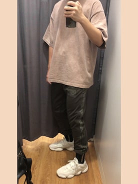 「Yeezy（イージー）のアイテム（パンツ）」を使った、Davefromshさん（メンズ・175cm）の秋コーディネート