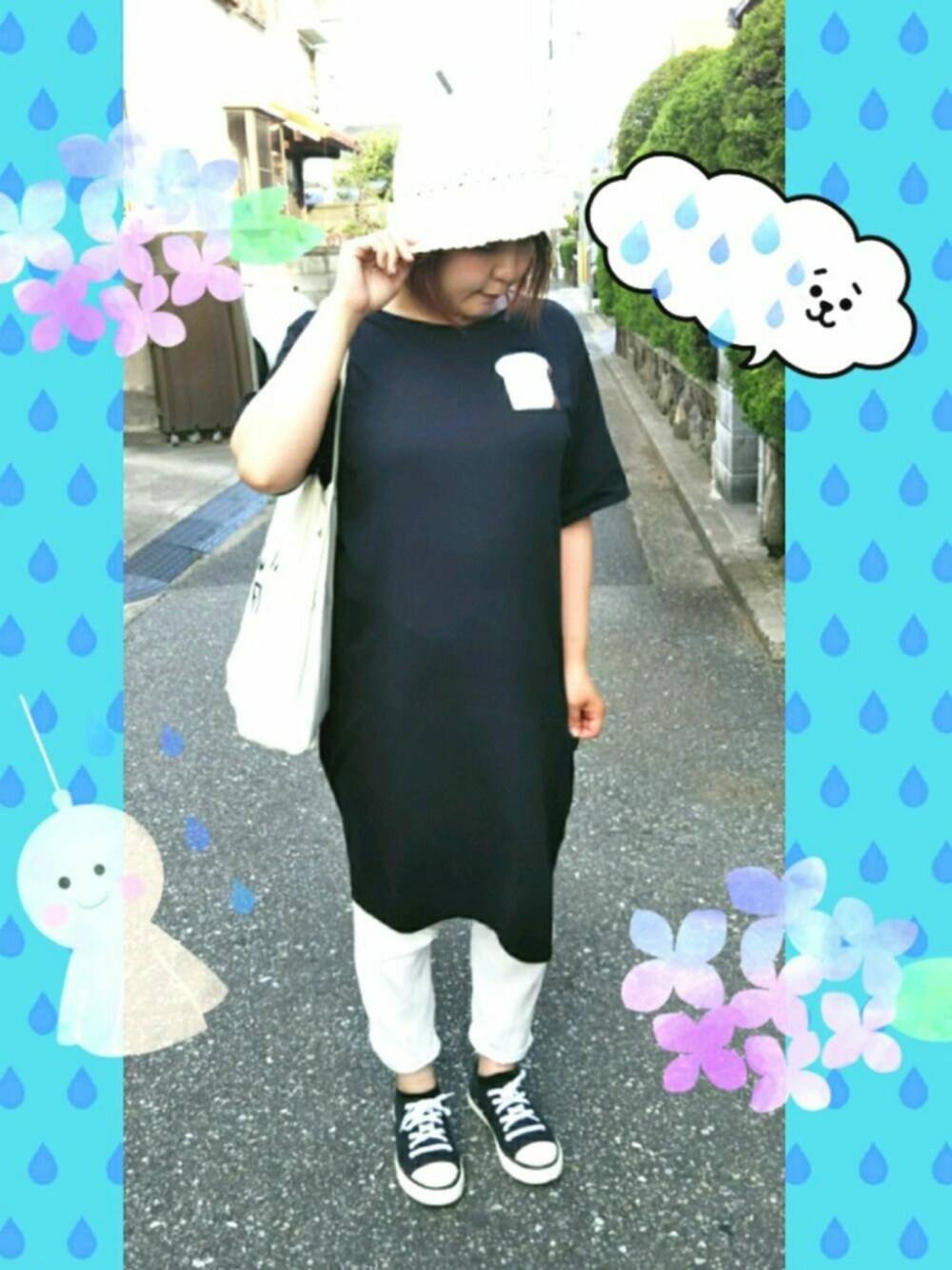 「Tシャツ、ビックT、Tシャツワンピ、食パン、ふわふわ、ホワイトパンツ、カジュアル、コットン、モノトーン」｜「haco!のＰＢＰ　ｍｉｎｎｅ作家　ｋｏｎｉｉさんと作ったオーガニックコットンのＨｅｌｌｏ．ｎｅｗ　ｄａｙ！ワンピース　ｂｙ　×ｍｉｎｎｅ　ｏｎｅ＋ｍｏｒｅ　ｐｒｏｊｅｃｔ（ワンピース、ブラック系）」を使った、黒蜜さん（レディース・154cm）の夏コーディネートの1枚目の写真