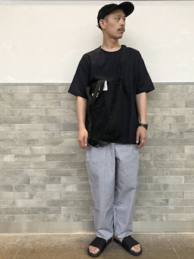 「アイテム（サンダル、ブルー系）」を使った、赤井さん（メンズ・175cm）の夏コーディネート