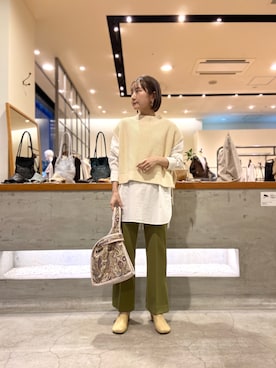 「URBAN RESEARCH（アーバンリサーチ）のショート丈ニットベスト（ベスト、ホワイト系）」を使った、minamiさん（レディース・156cm）の春コーディネート