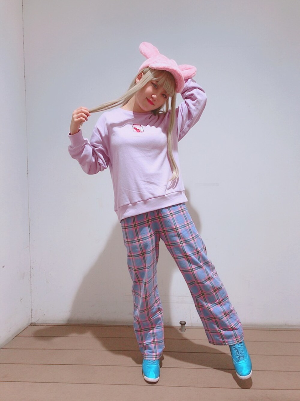 「ゆめかわいい、パステルカラー、WC、WEGO、原宿、原宿系、ファー帽子、かわいい系、春カラー、おしゃれさんと繋がりたい」｜「WCのWC/ウサギファーキャップ（キャップ、ピンク系）」を使った、PINKYさん（レディース・153cm）の春コーディネートの1枚目の写真