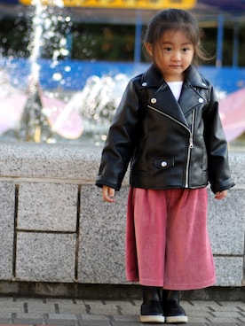 「アイテム（ライダースジャケット）」を使った、Aimi&Ulalaさん（キッズ・90cm）の冬コーディネート