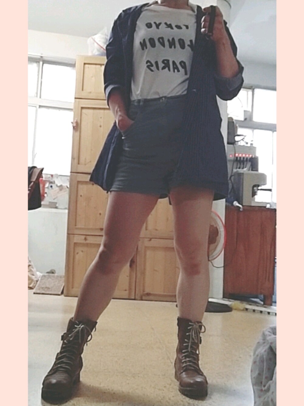 「no brandのアイテム（ブーツ、ブラウン系）」を使った、Bigfacemingyaoさん（レディース・163cm）の秋コーディネートの1枚目の写真