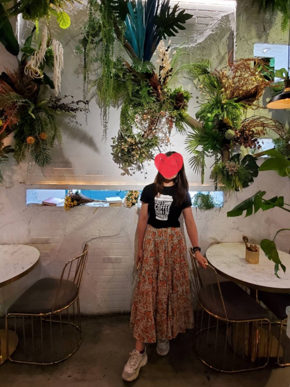 「長裙、花裙」｜「sheinのアイテム（Tシャツ/カットソー、ブラック系）」を使った、Bigfacemingyaoさん（レディース・163cm）の秋コーディネートの1枚目の写真