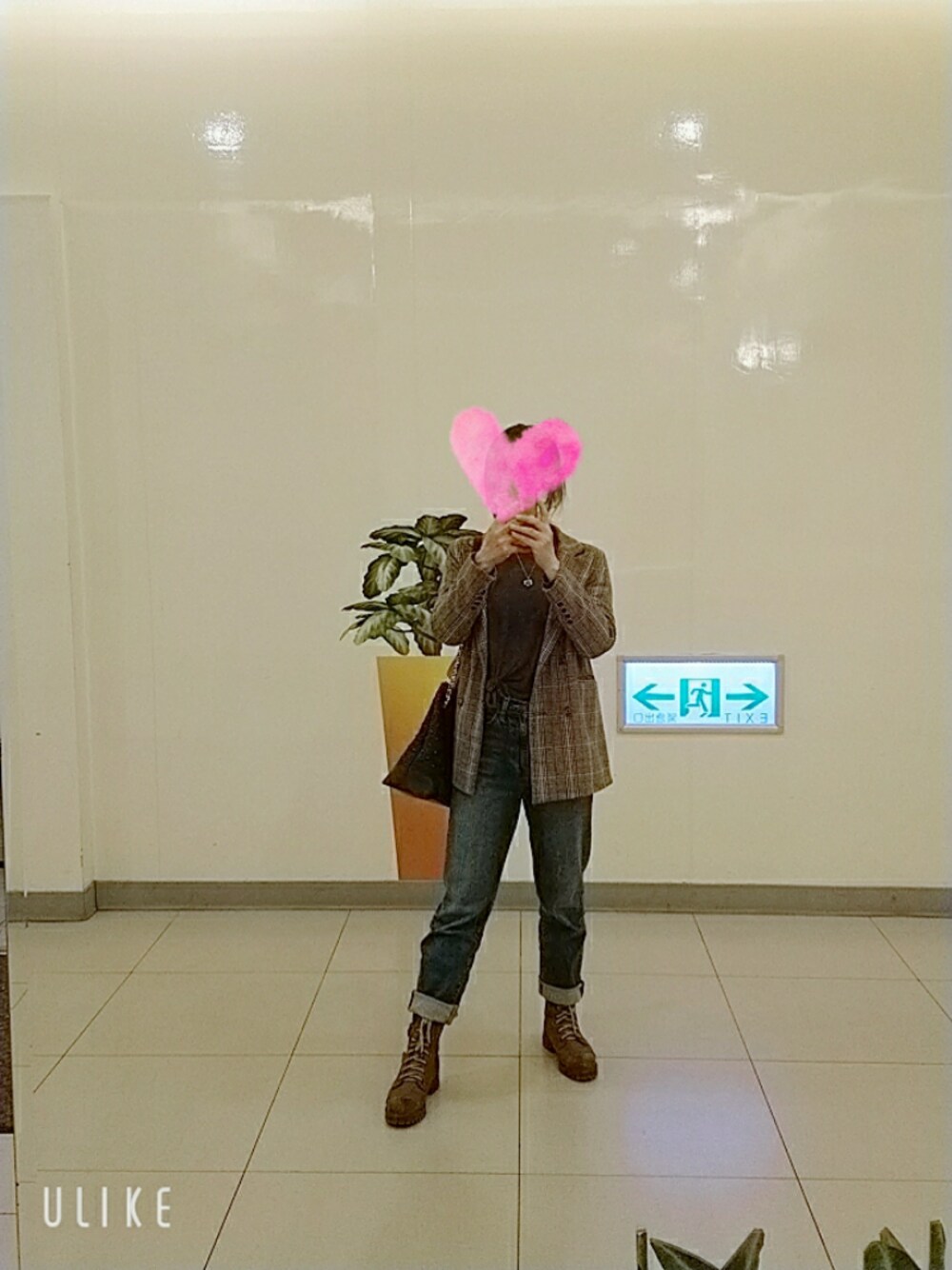 「西裝外套、咖啡色靴子」｜「no brandのアイテム（テーラードジャケット、ブラウン系）」を使った、Bigfacemingyaoさん（レディース・163cm）の秋コーディネートの1枚目の写真