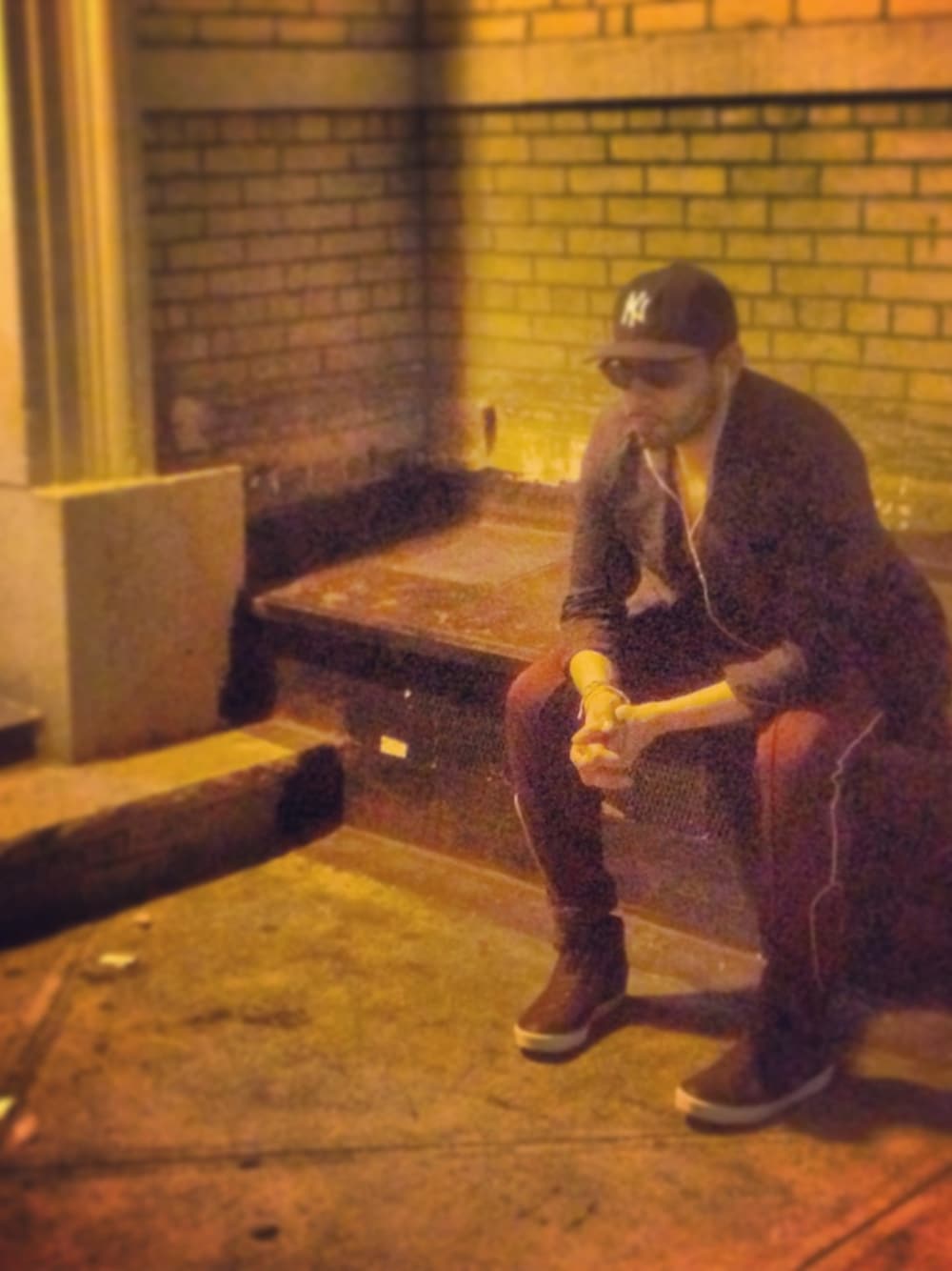 「blazer、Louis Vuitton、MARC BY MARC JACOBS、pants、PRADA、sneakers」｜Guy Viteriさん（メンズ）の春コーディネートの1枚目の写真