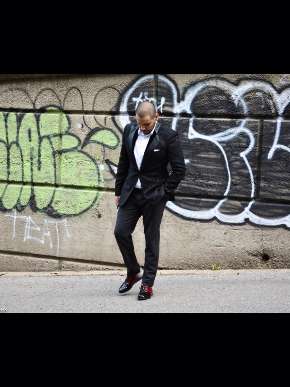 「blazer、flats、PRADA、Roberto cavalli」｜Guy Viteriさん（メンズ）の秋コーディネートの1枚目の写真